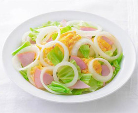 ふわふわ卵と玉ねぎとキャベツのソテー