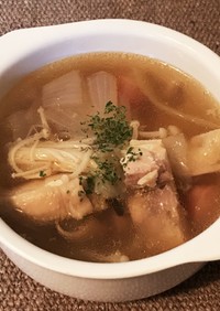 簡単！鶏出汁で作るコンソメスープ