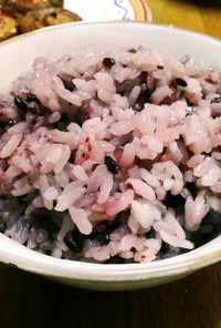 もっちりむっちり紫黒米ご飯。