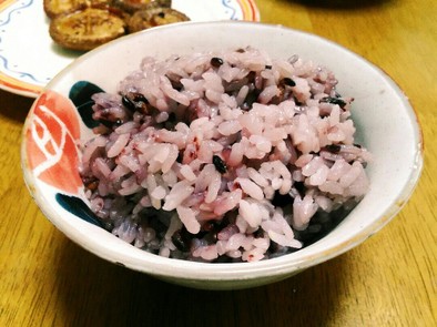 もっちりむっちり紫黒米ご飯。の写真