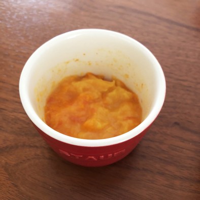 トマトみかんジュースとさつま芋(離乳食)の写真
