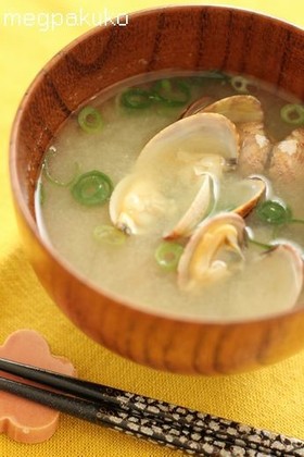 大好き!あさりのみそ汁(貝汁)