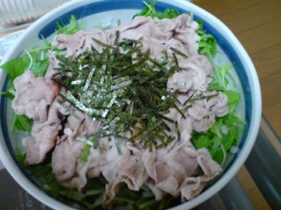 ピリ辛！水菜と豚肉のしゃぶしゃぶ風サラダの写真