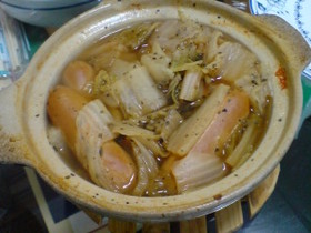 土鍋で作る!ウィンナーと白菜のバジル煮