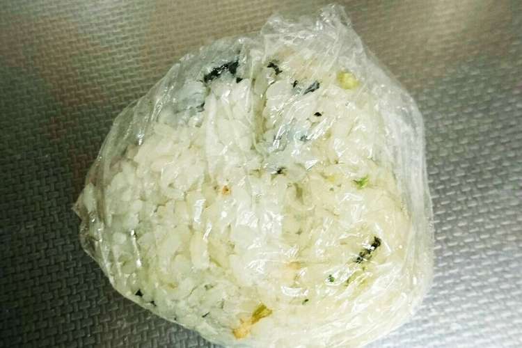 お茶漬けの素アレンジ 簡単おにぎり レシピ 作り方 By ｒmy Mom クックパッド 簡単おいしいみんなのレシピが350万品