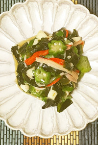 簡単、お弁当◎オクラと長芋の海藻サラダ