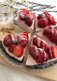 苺のヨーグルトレアチーズケーキ