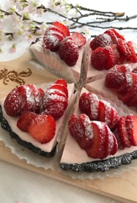 苺のヨーグルトレアチーズケーキ