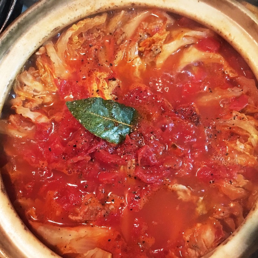 トマト味のミルフィーユ鍋の画像