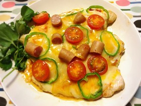 糖質制限中もOK!焼くだけ簡単チキンピザ