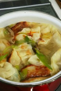 ピリ辛焼き餃子スープ