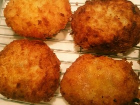 玉ねぎとミンチの旨味たっぷりコロッケ