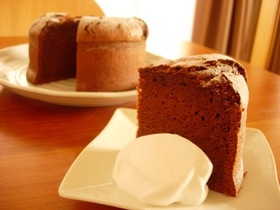 簡単なのに本格的チョコレートケーキ