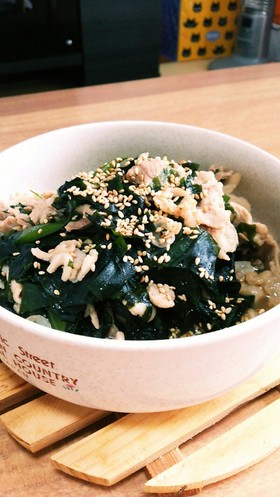 シャキッと!生わかめと豚肉のさっと炒め