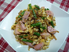 ♥ソーセージと焼きそばのカラフル炒め♥