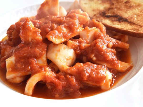ヤリイカのトマト煮込み