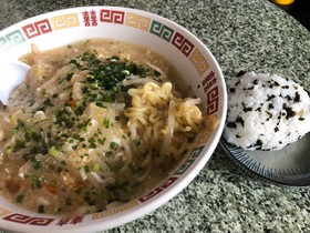 もやしと卵のあんかけ旨塩ラーメン