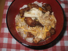 鶏のから揚げの卵丼