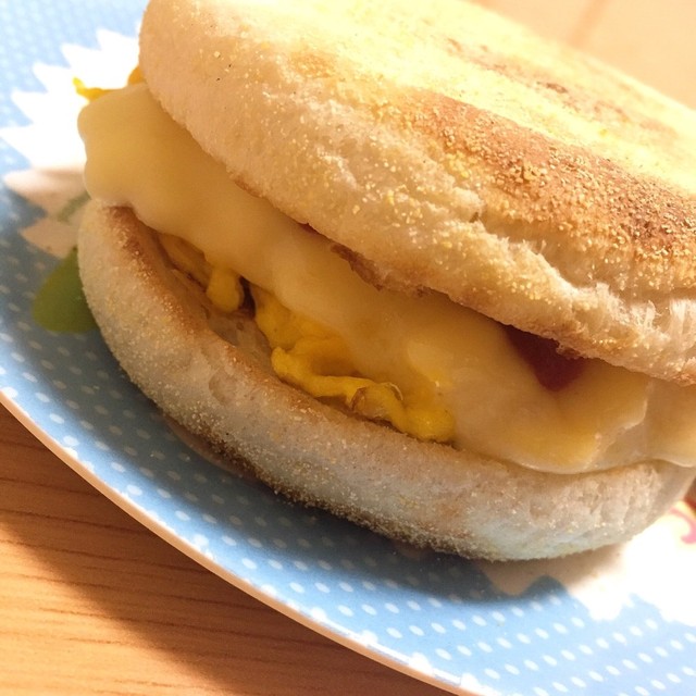 イングリッシュマフィン たまごチーズ レシピ 作り方 By クックサク クックパッド 簡単おいしいみんなのレシピが351万品