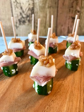 きゅうりとかぶのピンチョス金山寺味噌のせ