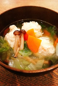ふわふわ鶏団子の白菜スープ
