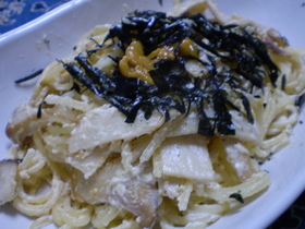 粒ウニのクリームパスタ