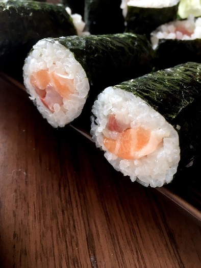 巻き寿司の綺麗な切り方の写真