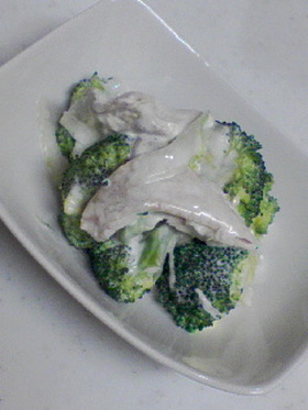 鶏肉とブロッコリーとセロリのサラダ