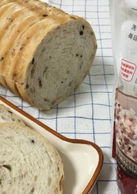 トヨ型（大）十五穀米のラウンド食パン