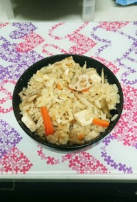 麺つゆを使った根菜炊き込みご飯