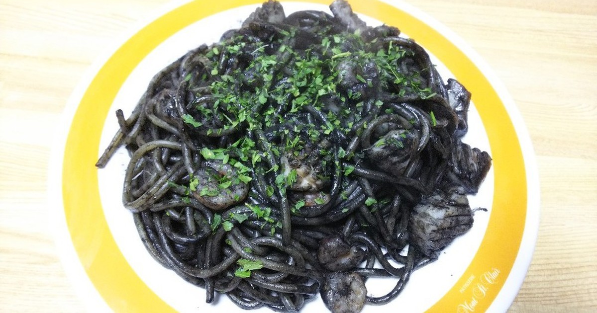 アンチョビ入りイカスミ海鮮パスタ レシピ 作り方 By 百舌てりやきバーガー クックパッド 簡単おいしいみんなのレシピが359万品
