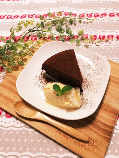 バレンタインに！炊飯器でチョコケーキ の写真
