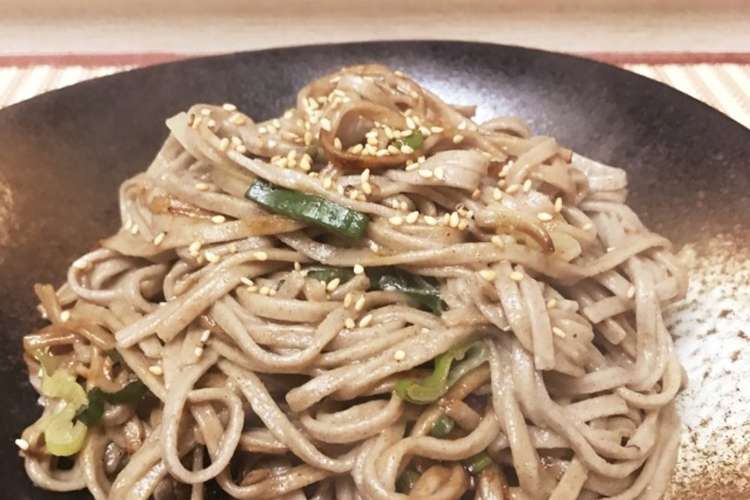 ゴマ油と麺つゆで パパっと蕎麦の焼きそば レシピ 作り方 By はらぺこしろうさぎ クックパッド 簡単おいしいみんなのレシピが350万品