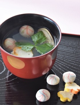 はまぐりと飾り麩のお吸い物