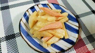 大根と魚肉ソーセージのオイマヨ炒めの写真