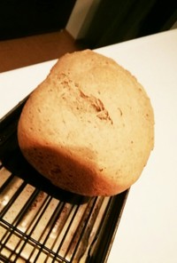 玄米粉&全粒粉のヘルシーパン。