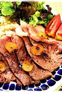 ■牛ステーキ&絶品ガーリックライス■