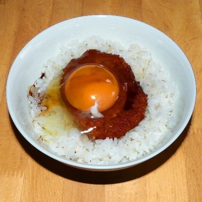 卵かけご飯INソース withコロッケの写真