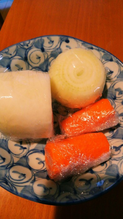 レンジで簡単離乳食(中期～)♡蒸し野菜﻿の写真