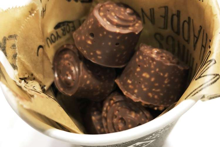 混ぜるだけのチョコクランキー レシピ 作り方 By ぁぉぃ クックパッド 簡単おいしいみんなのレシピが354万品