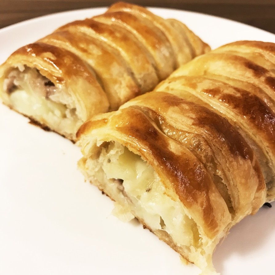 モッツァレラチーズ豚肉ポテトのパイ包みの画像