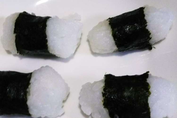 離乳食後期 完了期 簡単手づかみおにぎり レシピ 作り方 By ガリ トトロ クックパッド 簡単おいしいみんなのレシピが359万品