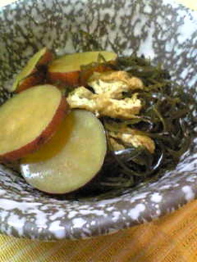 お手軽♡さつまいもと昆布の煮物