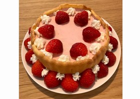 いちごのムースケーキ