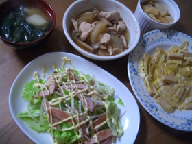 ソーセージの炒めサラダ