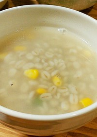 押し麦と野菜のスープ　ダイエットに。