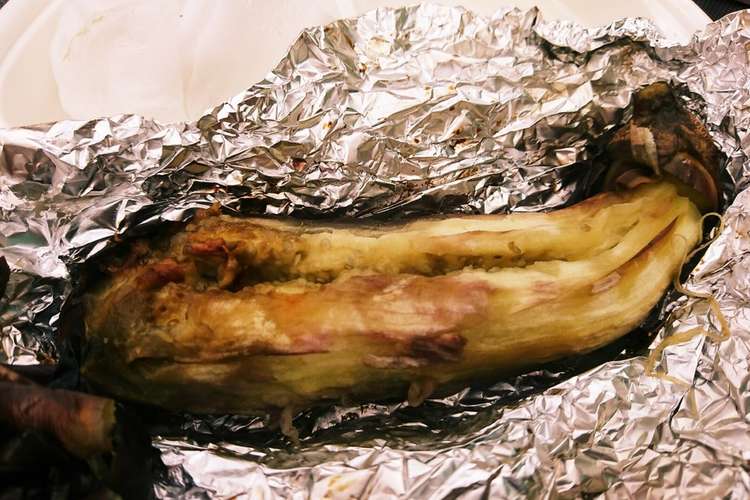 キャンプ飯 ほんとにおいしい茄子の丸焼 レシピ 作り方 By Lynn クックパッド 簡単おいしいみんなのレシピが360万品