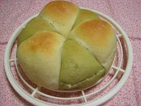あんこ入りの2色パン