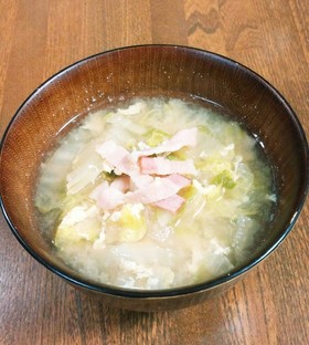 白菜とベーコンのお味噌汁