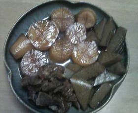 はなまるを参考に牛スジと大根煮♪